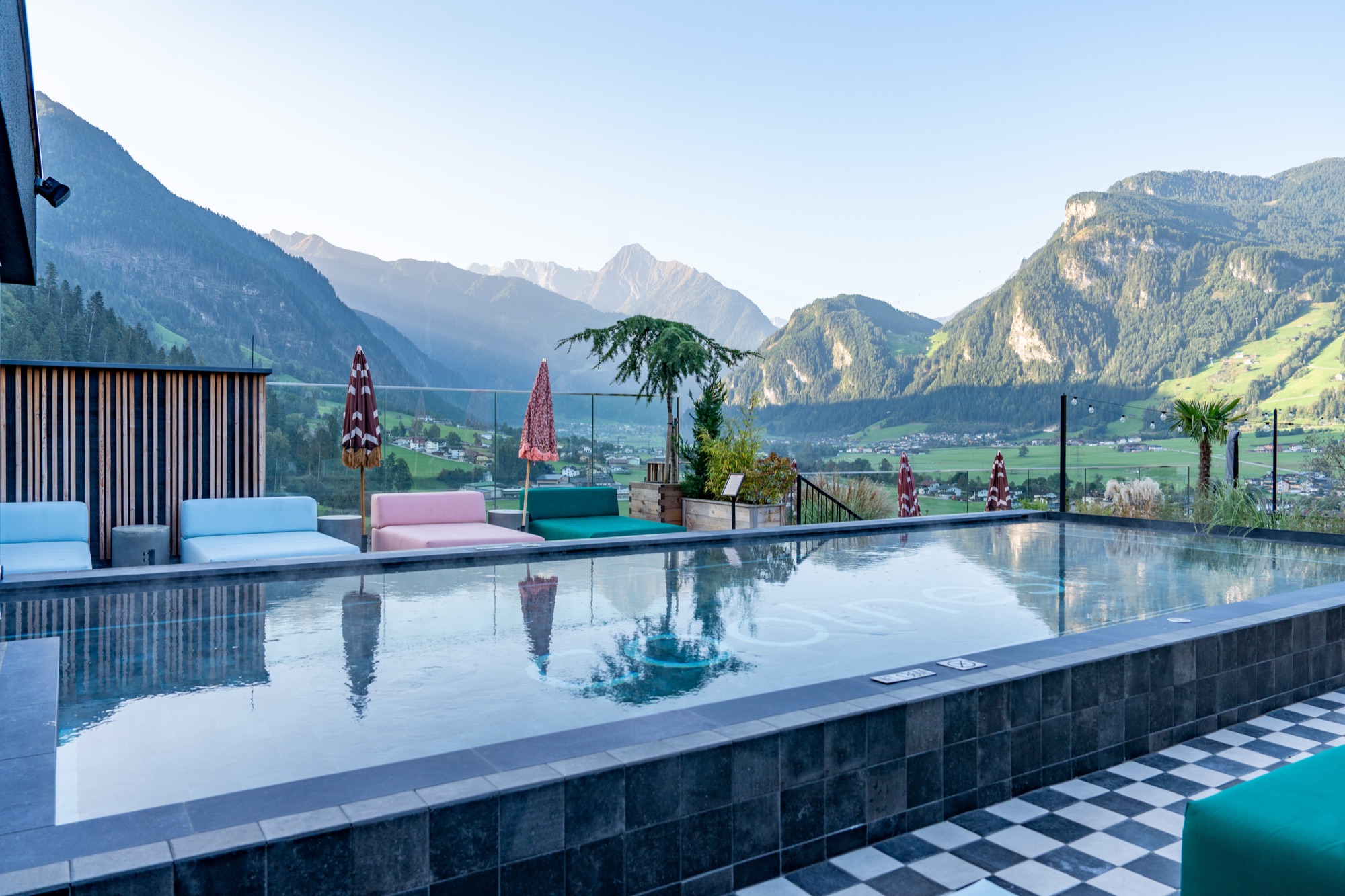 Hotels & Travel 1