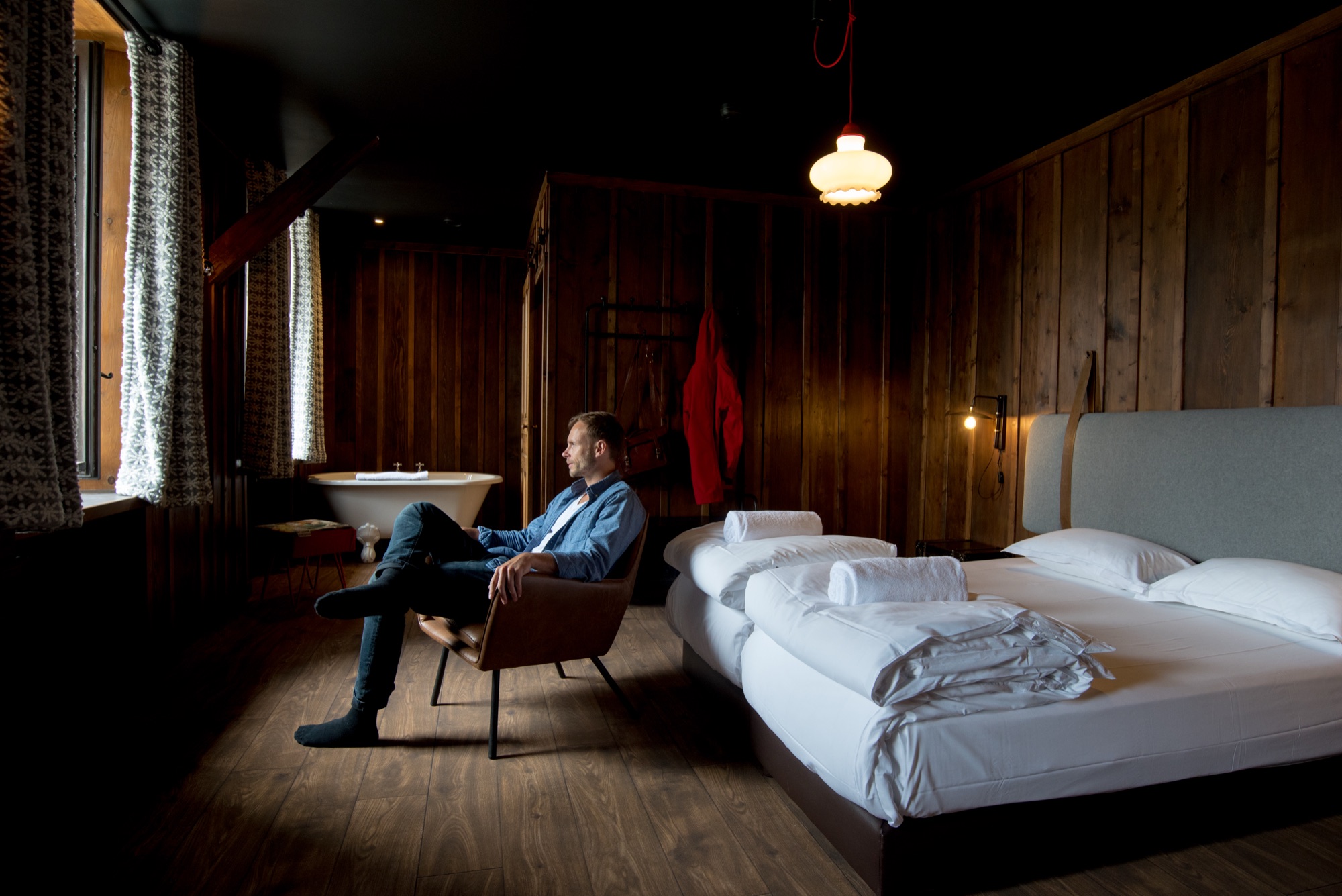 Hotels & Travel 21