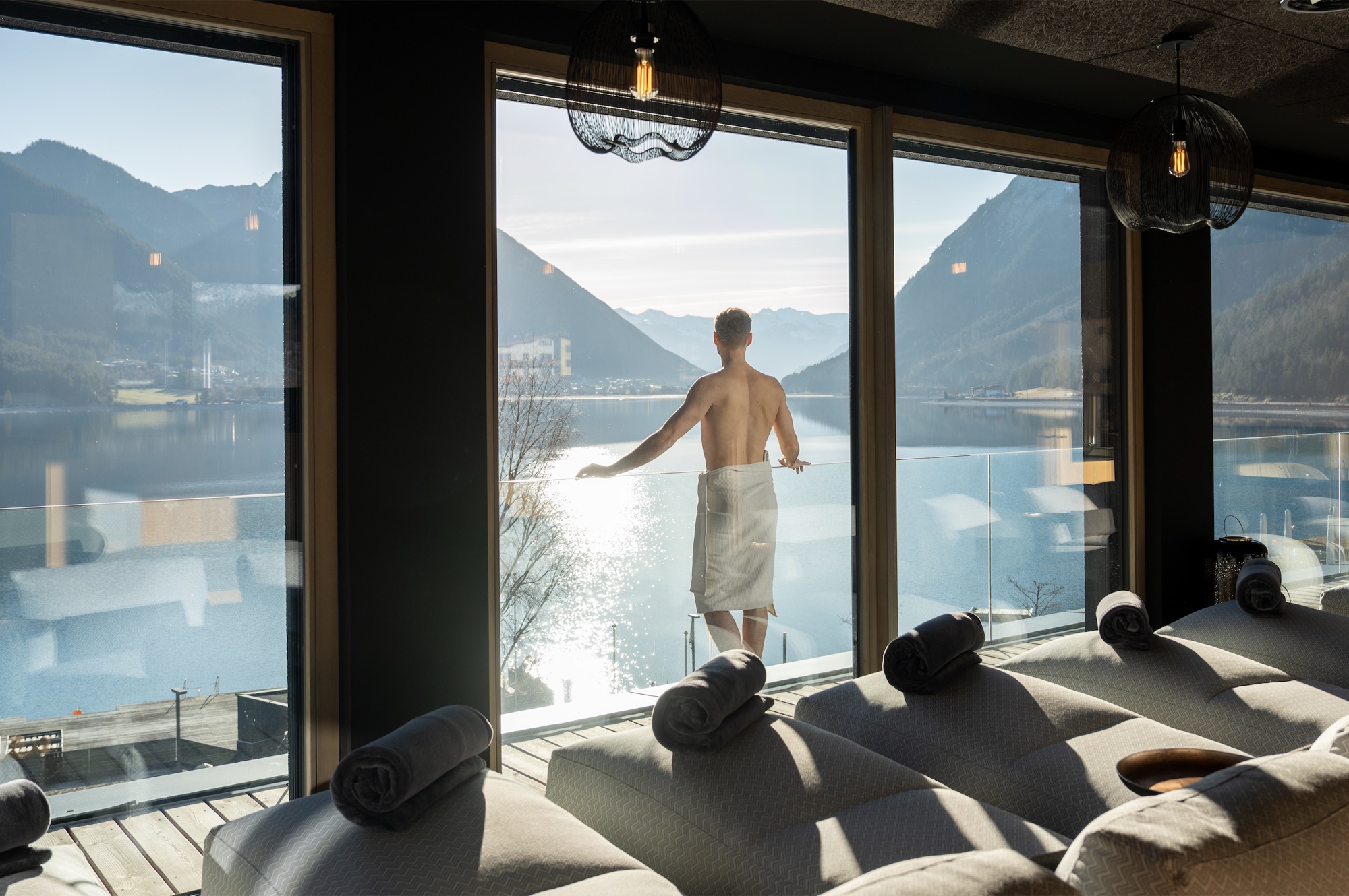 Hotels & Travel 24