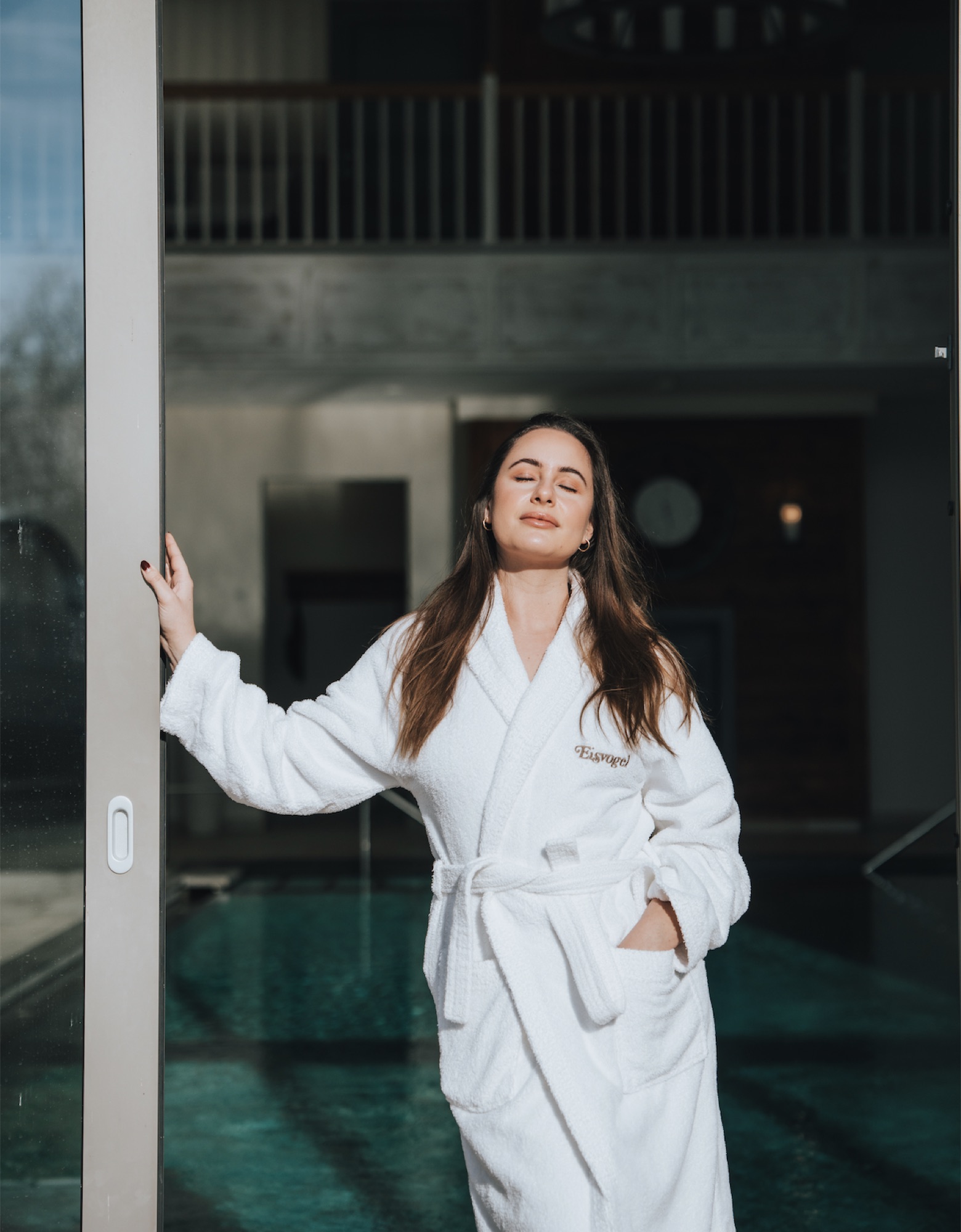 Hotels & Travel 8